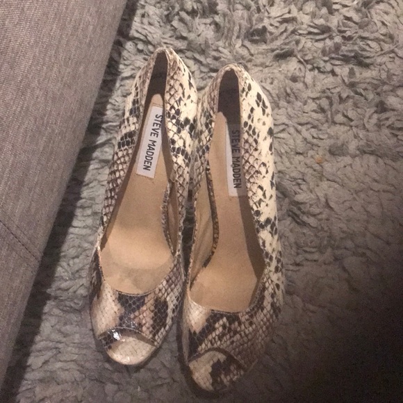 Shoes - Picture 4 of 4